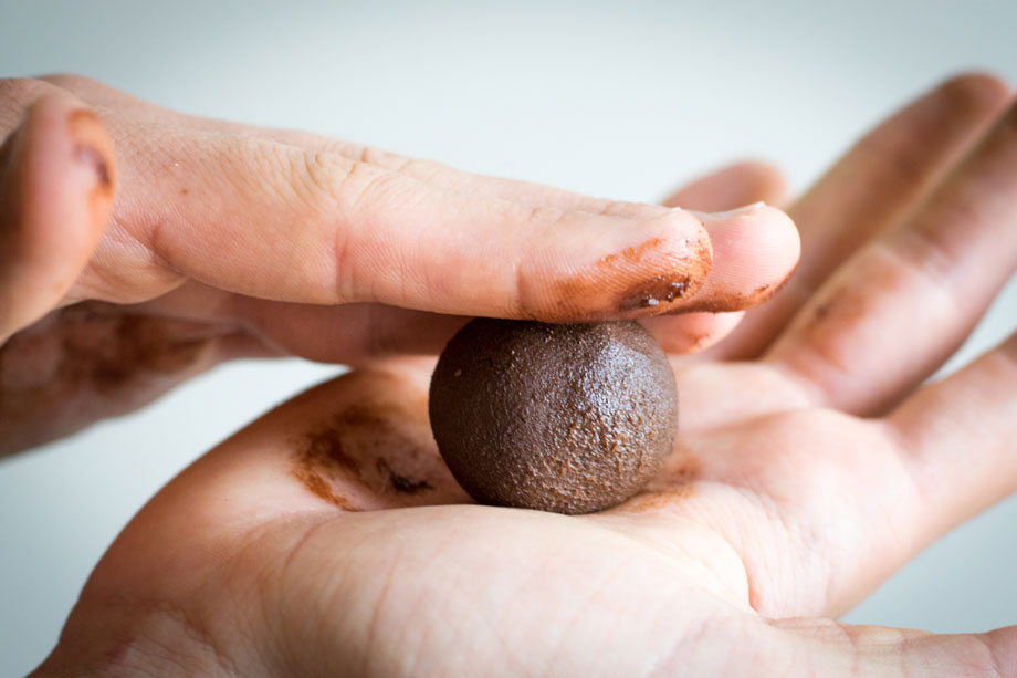Tartufini al cioccolato e avocado